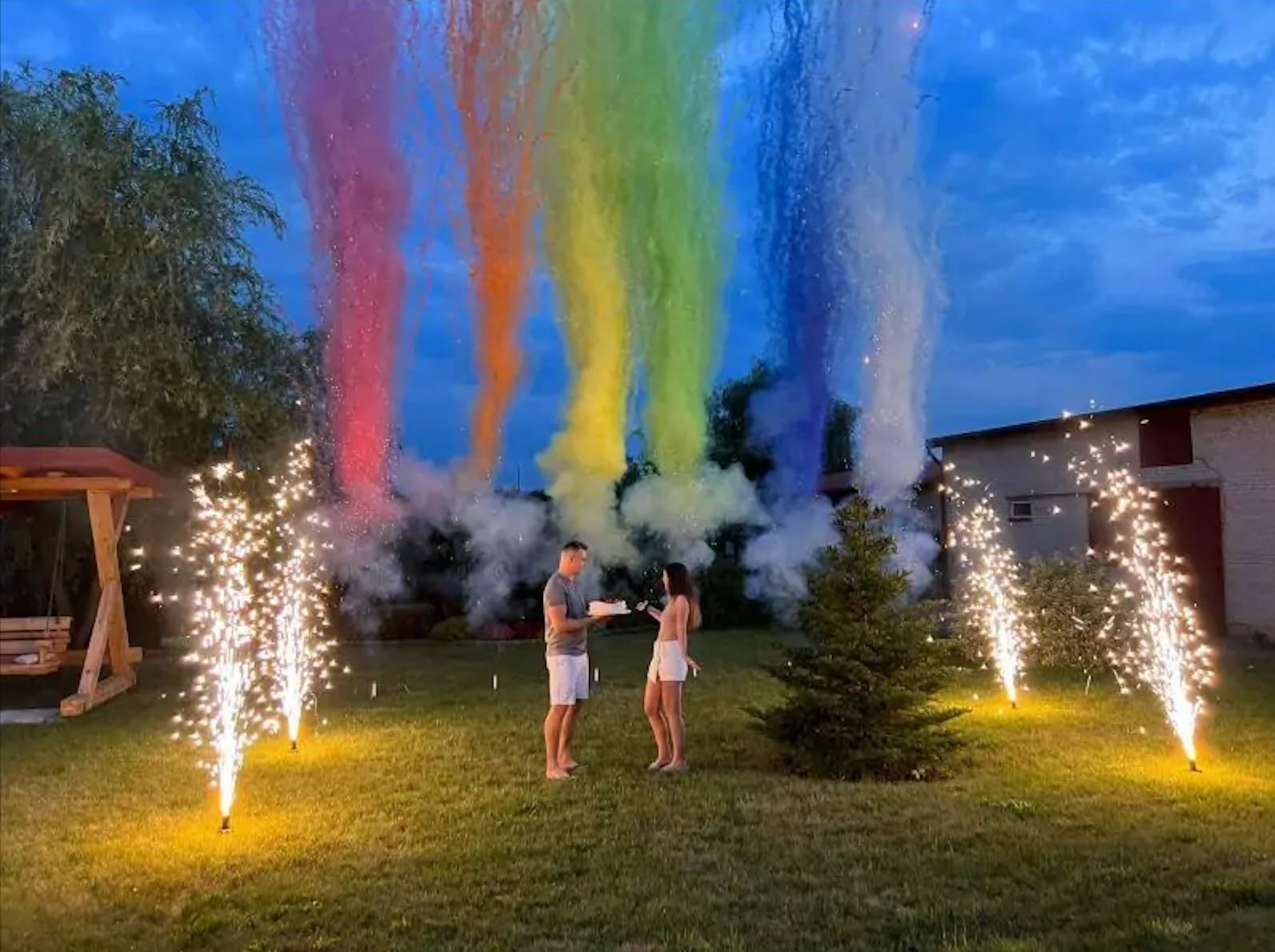 Fogo de artificio de fumo e cor